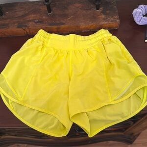 lululemon size 4 hottie hots low rise